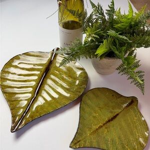 Leaf-Shaped Green Serveware Set of Two
Large 12” Small 8” Beautiful